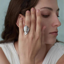 Load image into Gallery viewer, Casiletti White Mother-of-Pearl Ring
